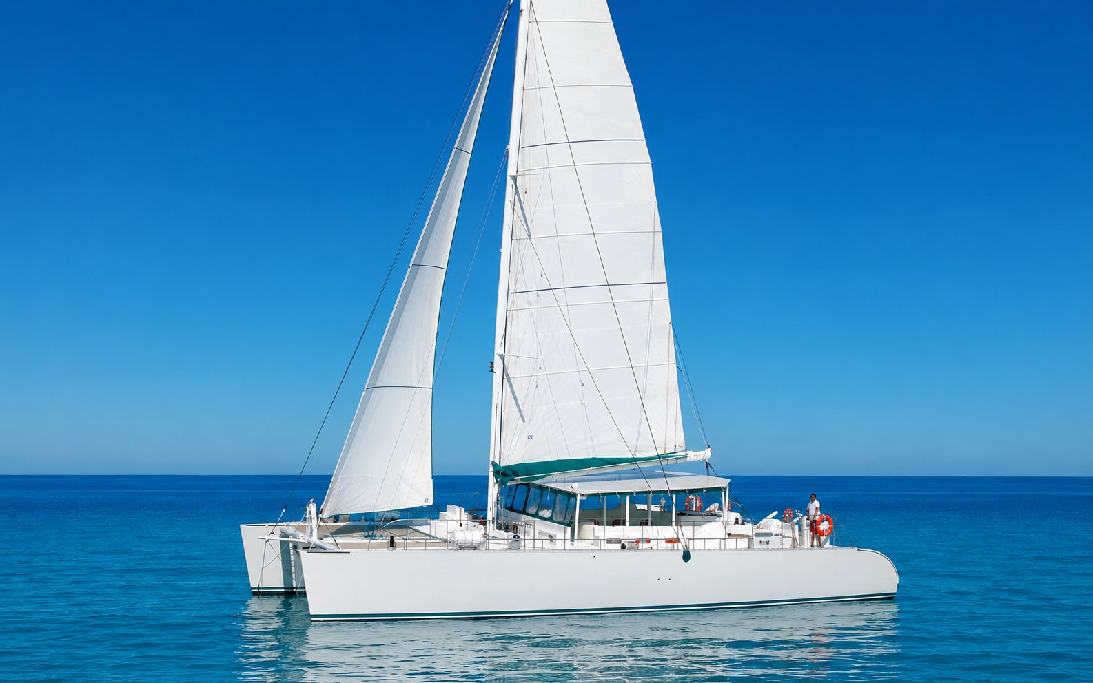 Catana 147