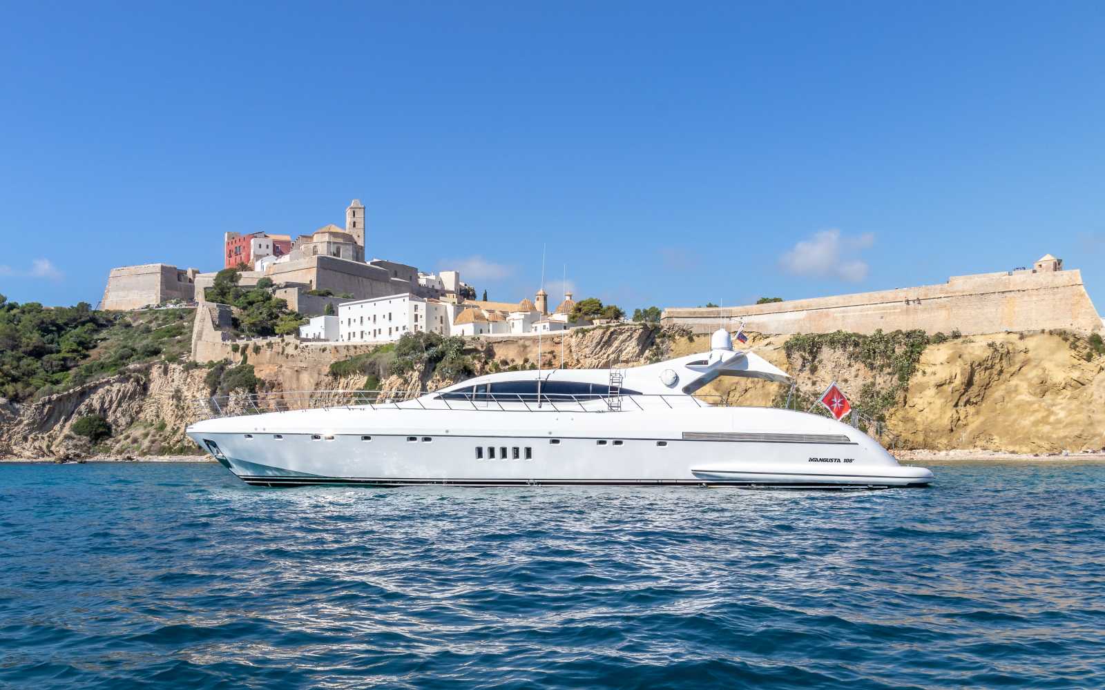 Mangusta 108 Belisa
